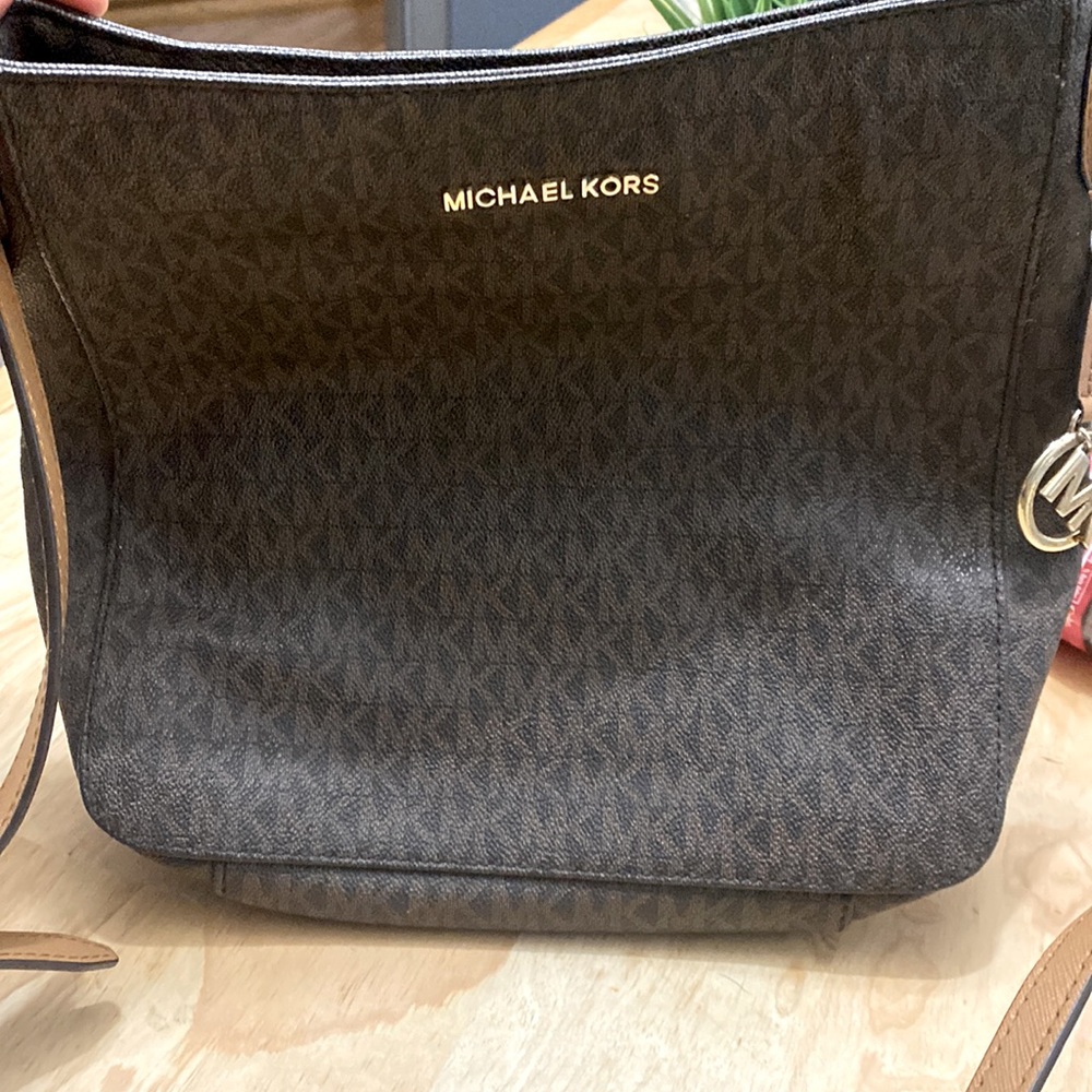 michael kors! 40$